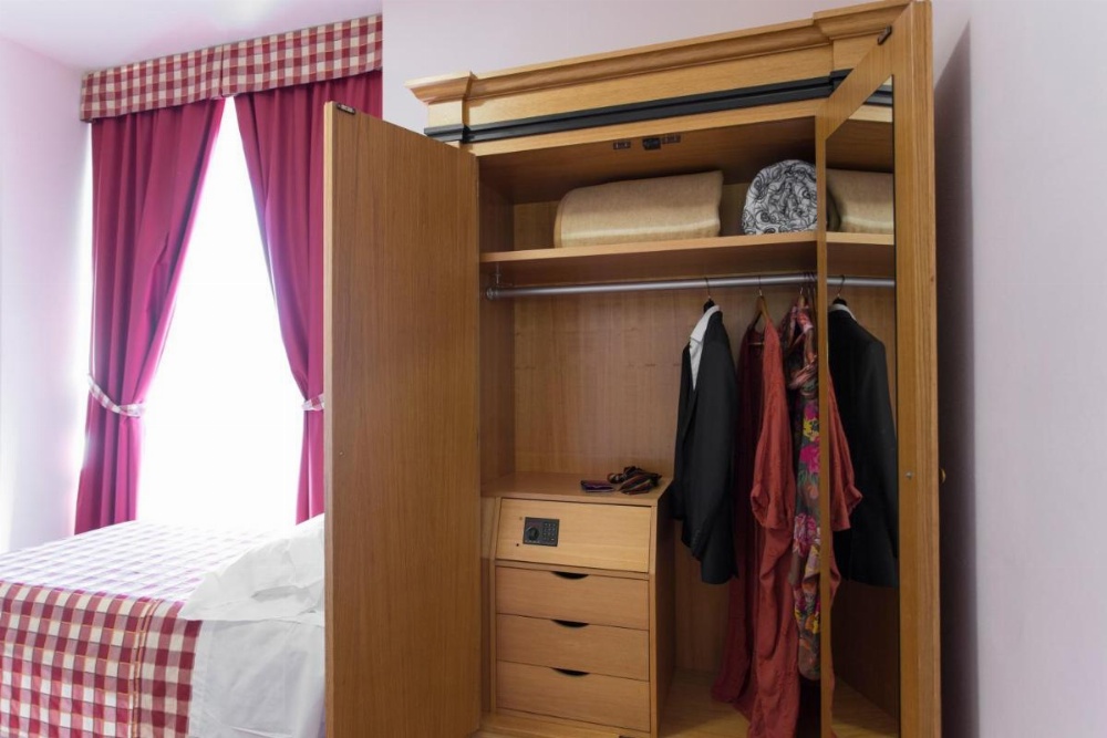 Room image 2