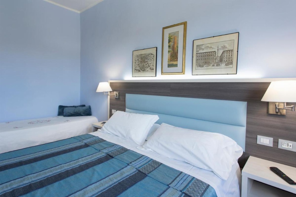 Room image 4